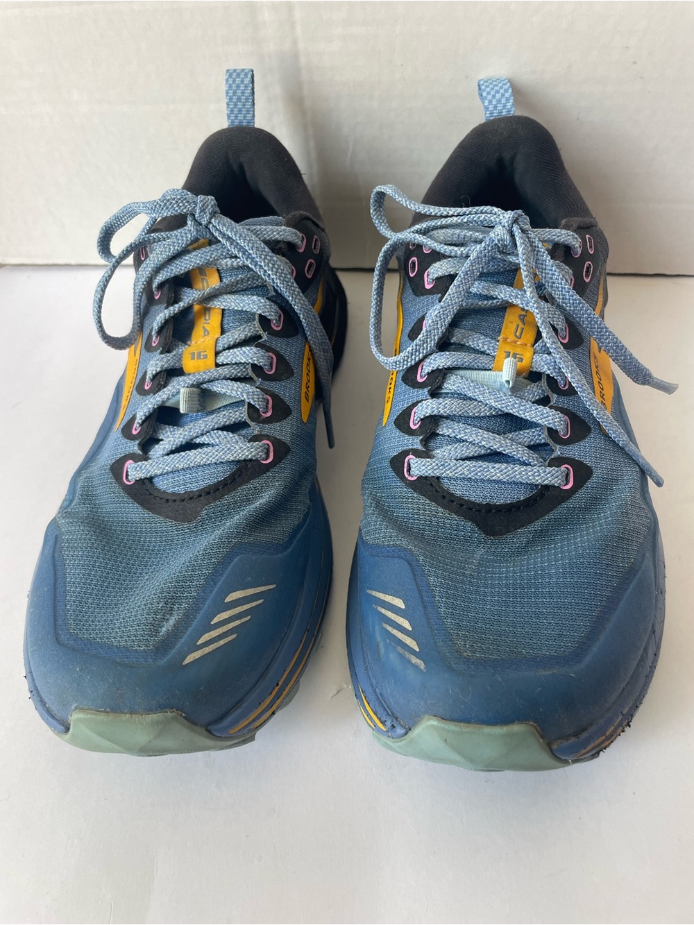 Brooks Cascadia 16 Women’s Size 9 B Blue Trail Running Shoes Sneakers